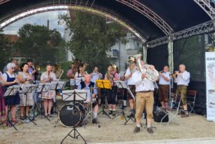 Hausmacher musizierten im Schwanen-Biergarten