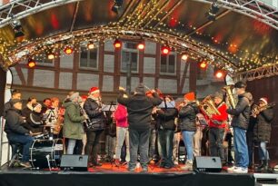 Jugendorchester musizierte beim Weihnachtsmarkt